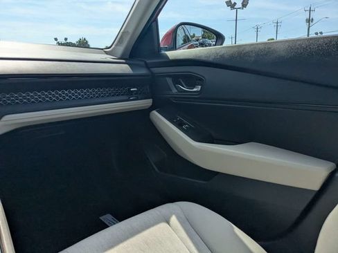 Used 2023 Honda Accord EX image 15