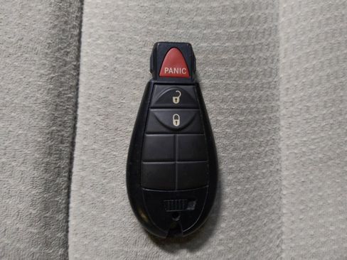 Used 2017 Dodge Grand Caravan SE FWD image 32