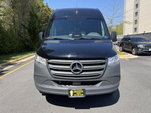 Used 2025 Mercedes-Benz Sprinter 2500 image 2