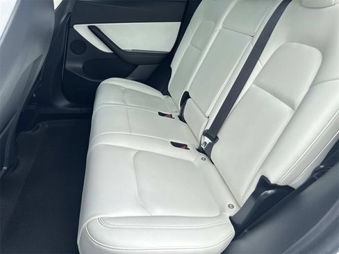 Used 2021 Tesla Model Y Performance image 17