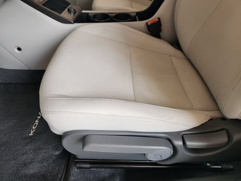 Used 2024 Hyundai Kona SE FWD image 24