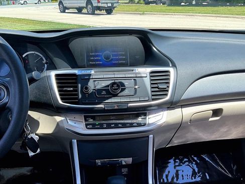 Used 2013 Honda Accord LX image 19
