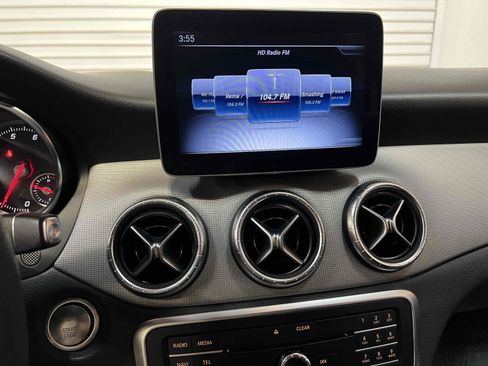 Used 2019 Mercedes-Benz CLA 250 image 6