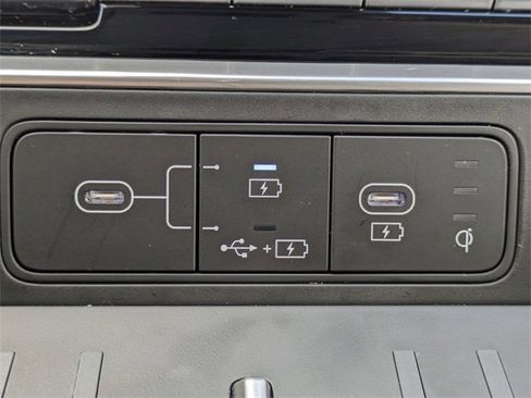 Used 2025 Hyundai Santa Fe SEL image 21