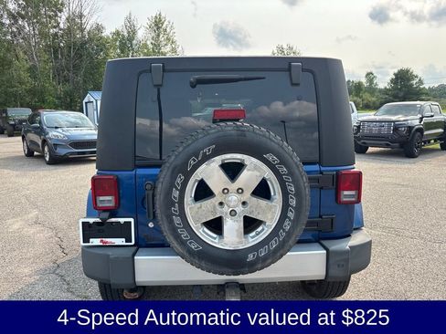 Used 2009 Jeep Wrangler Unlimited Sahara w/ Mopar Leather Group AWD/4WD image 5