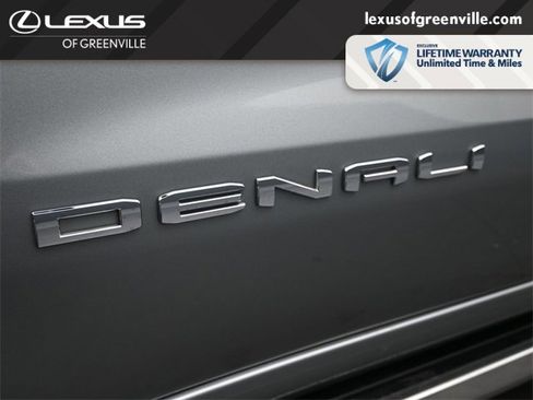 Used 2023 GMC Sierra 1500 Denali Ultimate image 10