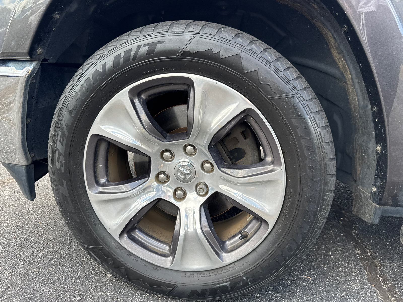 Used 2019 RAM 1500 Laramie RWD image 13