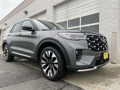 Used 2025 Ford Explorer Platinum w/ LUX Leather Package image 10