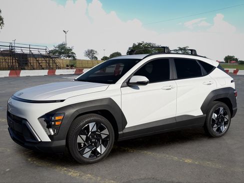 Used 2025 Hyundai Kona SEL FWD image 5