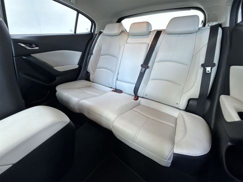 Used 2018 MAZDA MAZDA3 Grand Touring image 42