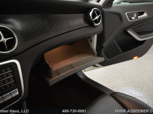 Used 2018 Mercedes-Benz GLA 250 4MATIC w/ Premium Package image 35