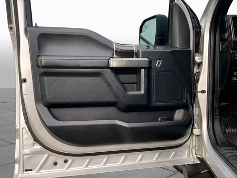 Used 2018 Ford F150 XLT w/ Equipment Group 302A Luxury AWD/4WD image 16