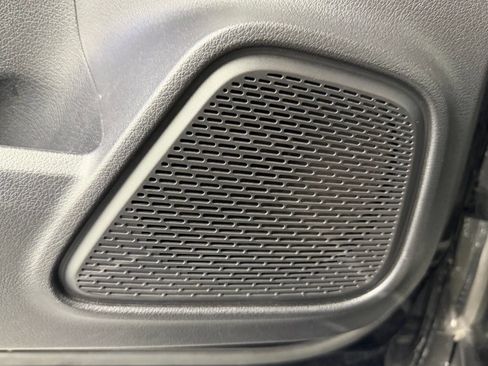 Used 2021 Mercedes-Benz GLB 250 image 23