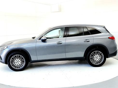 Used 2023 Mercedes-Benz GLC 300 4MATIC image 3