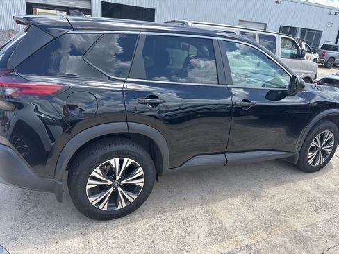 Used 2023 Nissan Rogue SV image 6
