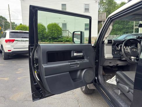 Used 2008 Toyota FJ Cruiser 4WD w/ Upgrade Pkg 2 image 13