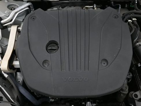 Used 2025 Volvo S60 B5 Plus FWD image 33