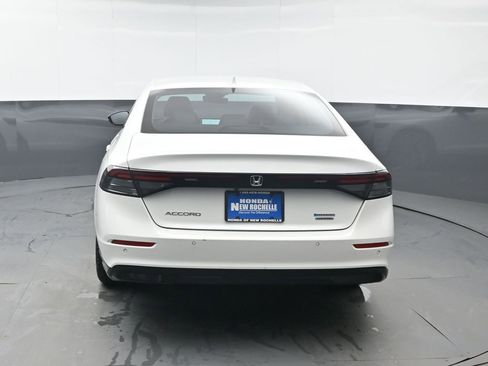 Used 2024 Honda Accord Touring image 5