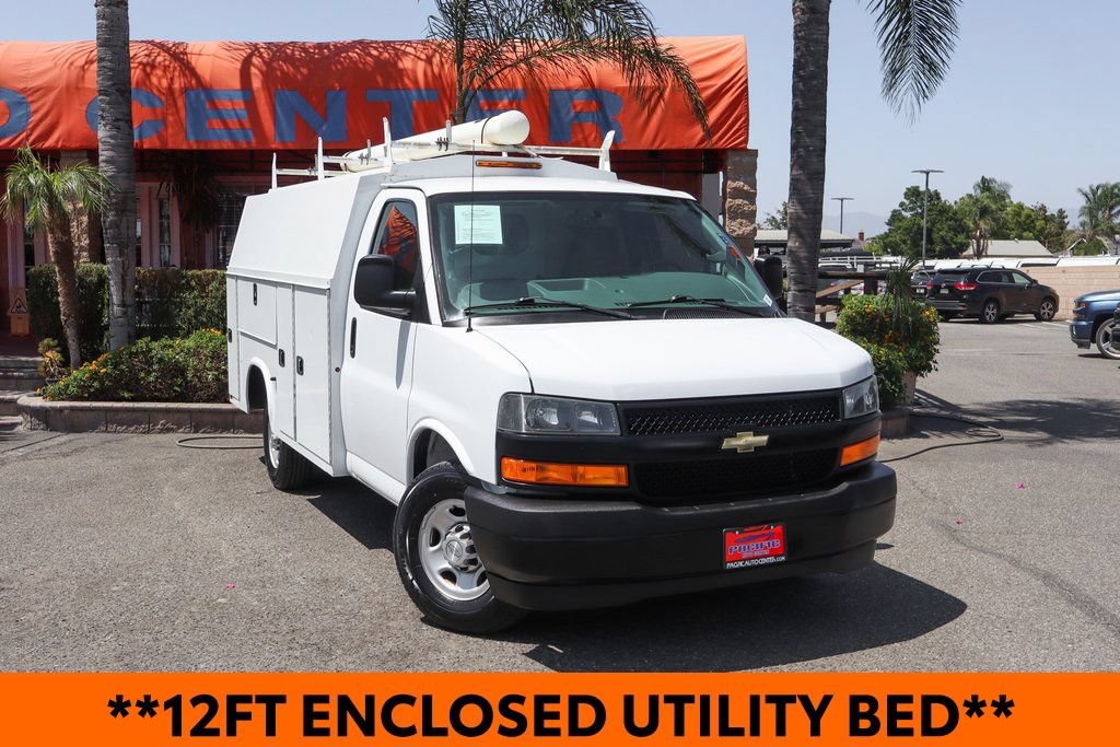 Used 2018 Chevrolet Express 3500 RWD image 1