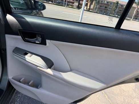 Used 2012 Toyota Camry XLE w/ Leather Pkg FWD image 21