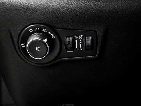 Used 2024 Jeep Compass Limited image 38