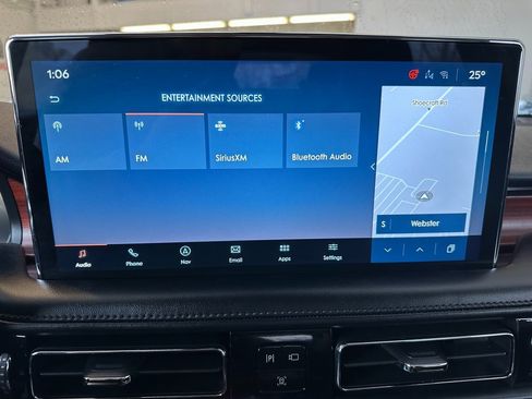 Used 2022 Lincoln Nautilus Reserve w/ Equipment Group 201A image 6