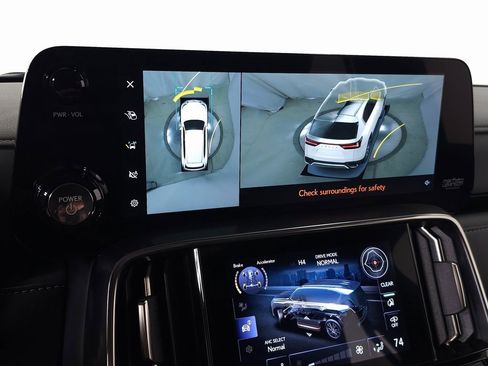 Used 2025 Lexus LX 700h F Sport image 32