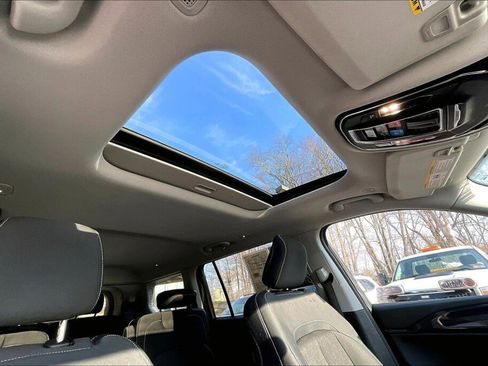 Used 2021 Jeep Grand Cherokee L Laredo w/ Luxury Tech Group I image 12