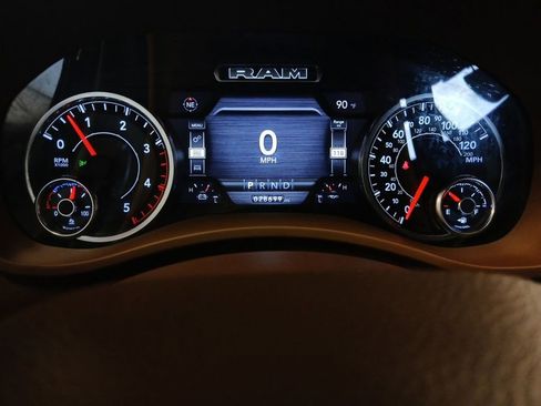 Used 2022 RAM 2500 Laramie w/ Body Color Bumper Group AWD/4WD image 21
