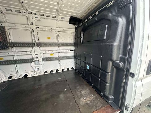 Used 2020 RAM ProMaster 2500 w/ Interior Convenience Group image 16