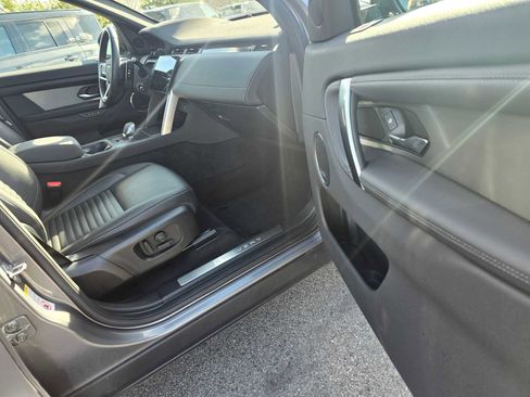 Used 2025 Land Rover Discovery Sport Dynamic SE image 10