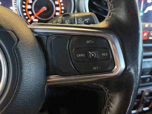 Used 2023 Jeep Wrangler Unlimited Rubicon w/ Cold Weather Group AWD/4WD image 32