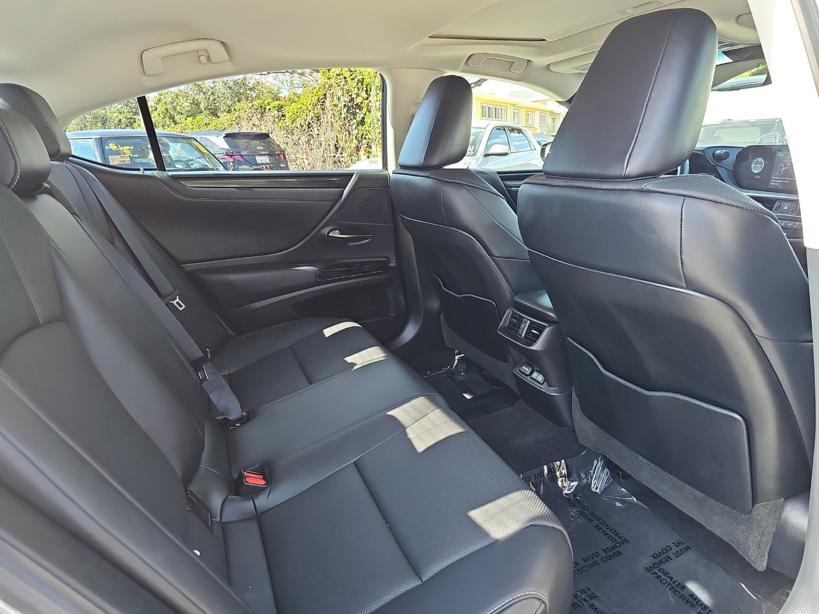 Used 2022 Lexus ES 350 w/ Accessory Package FWD image 11