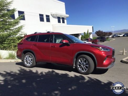 Used 2023 Toyota Highlander Limited image 6