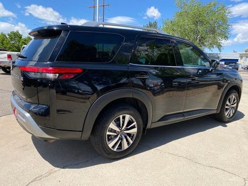 Certified 2025 Nissan Pathfinder SL AWD/4WD image 5