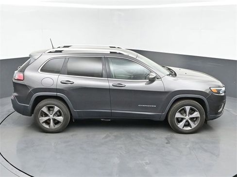 Used 2019 Jeep Cherokee Limited image 34