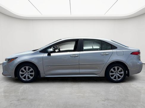 Used 2023 Toyota Corolla LE w/ Carpet Mat Package (TMS) FWD image 5