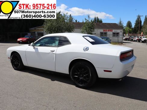 Used 2012 Dodge Challenger SXT Plus RWD image 7