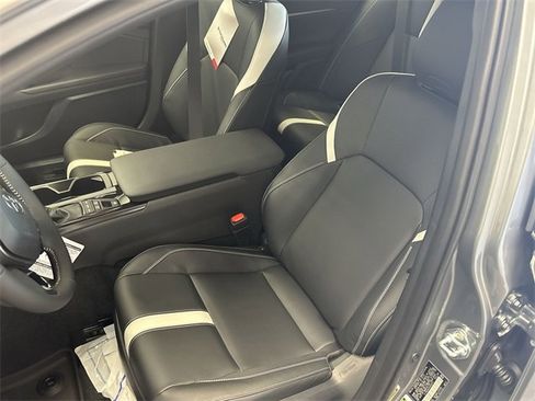 New 2025 Toyota Camry SE image 12