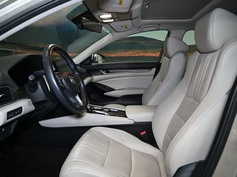 Used 2018 Honda Accord Touring image 20