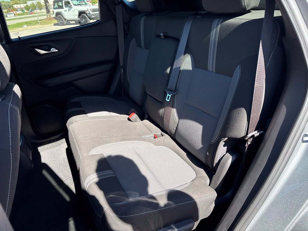 Used 2025 Chevrolet Blazer LT FWD image 18