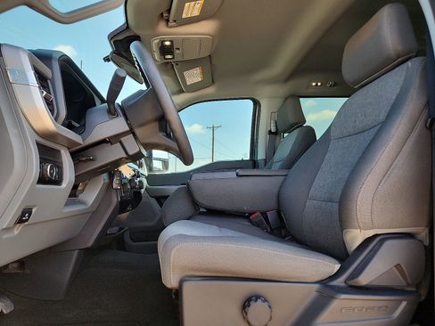 Used 2025 Ford F250 XL w/ STX Appearance Package AWD/4WD image 10