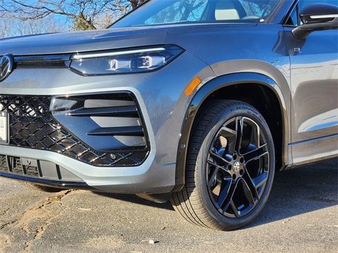 New 2026 Volkswagen Tiguan SE R-Line image 7