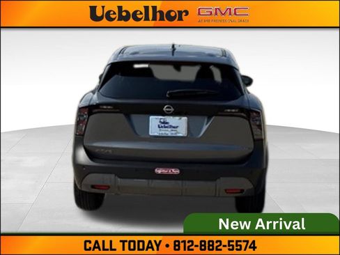 Used 2025 Nissan Kicks SV FWD image 8