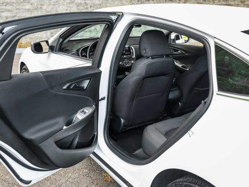 Used 2025 Chevrolet Malibu RS image 20