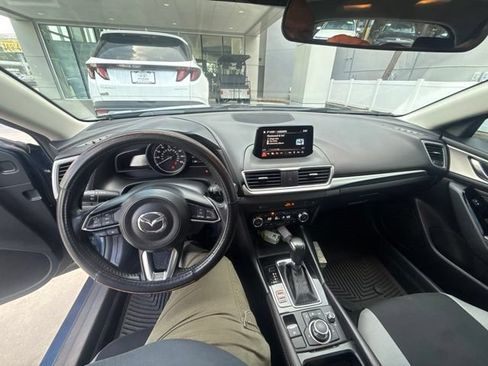Used 2017 MAZDA MAZDA3 Touring FWD image 11