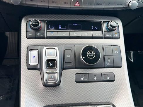 Used 2021 Hyundai Palisade SEL w/ Premium Package FWD image 17