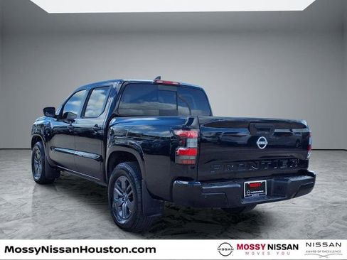 Certified 2025 Nissan Frontier SV RWD image 2