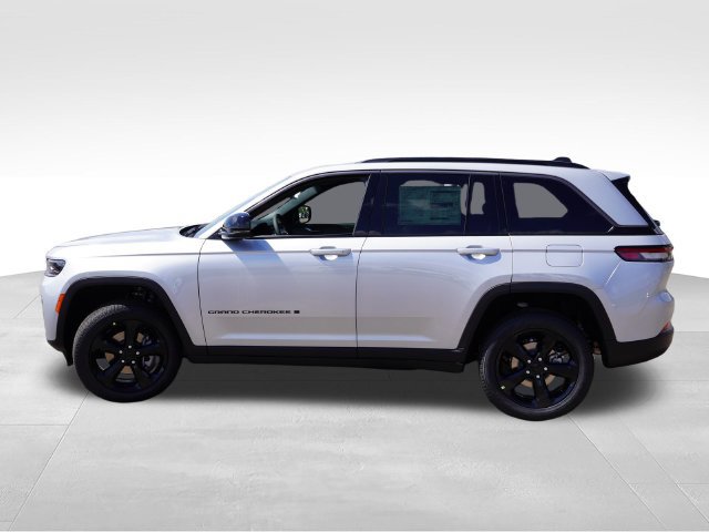New 2026 Jeep Grand Cherokee Limited w/ Limited Altitude Package AWD/4WD image 6