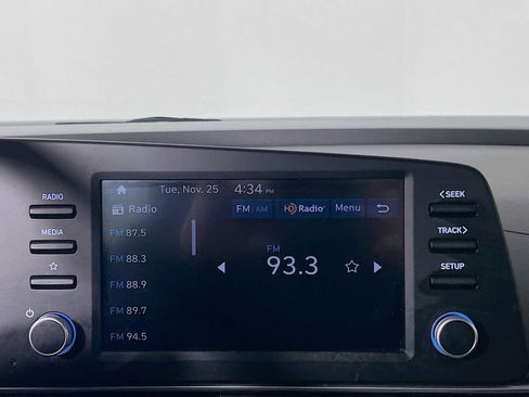 Certified 2024 Hyundai Elantra SE image 14